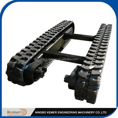 Gummi-Laufbahn-System mit 300 mm Spurbreite und Geschwindigkeit von 2 km/h
